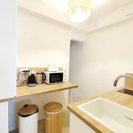 Apartment Santorini, Relaxing Spa, Terrace And Parking